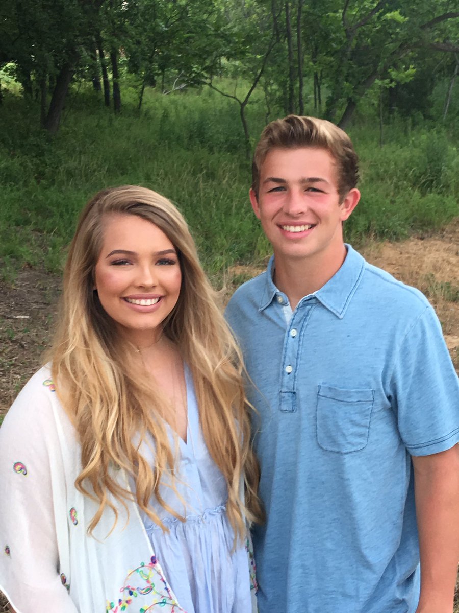 dpbelnap's tweet photo. Happy birthday sis @ClaireBelnap you're the best https://t.co/TiQ1GQhvEH