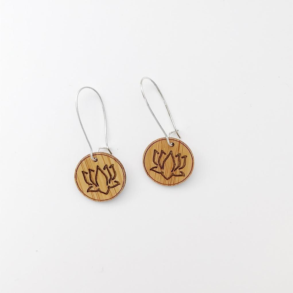 saraluaagah's tweet photo. Bamboo dangles. #saralua #beserverock #earcandy #earswag #eargasm #fringe #earringsoftheday #accessories #earparty… https://t.co/jfHorClk2E https://t.co/Z86bMV3Wbw