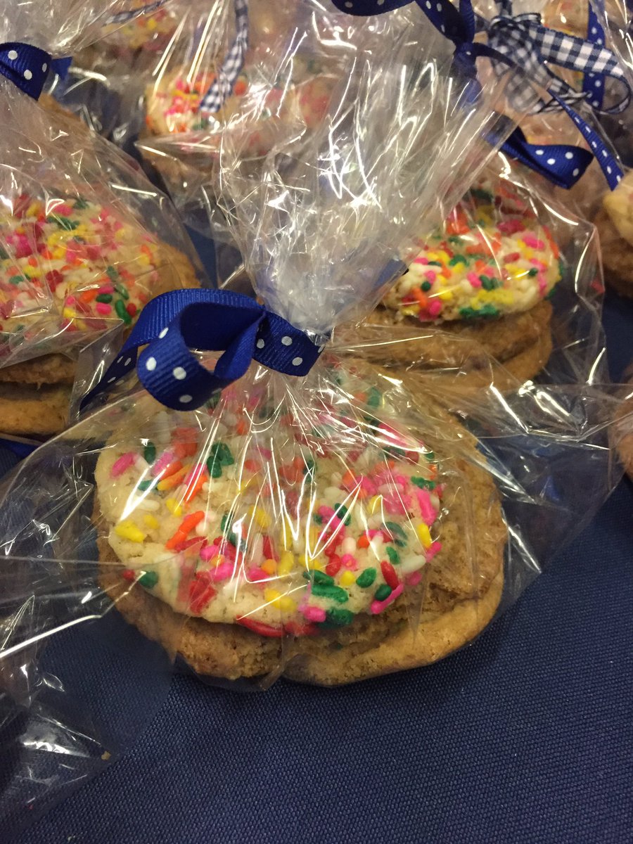 The <a href="/aclunchladies/">AC Kitchen</a> know back to school time is worth celebrating! Thanks for the cookies! <a href="/ACSRochester/">Allendale Columbia</a>