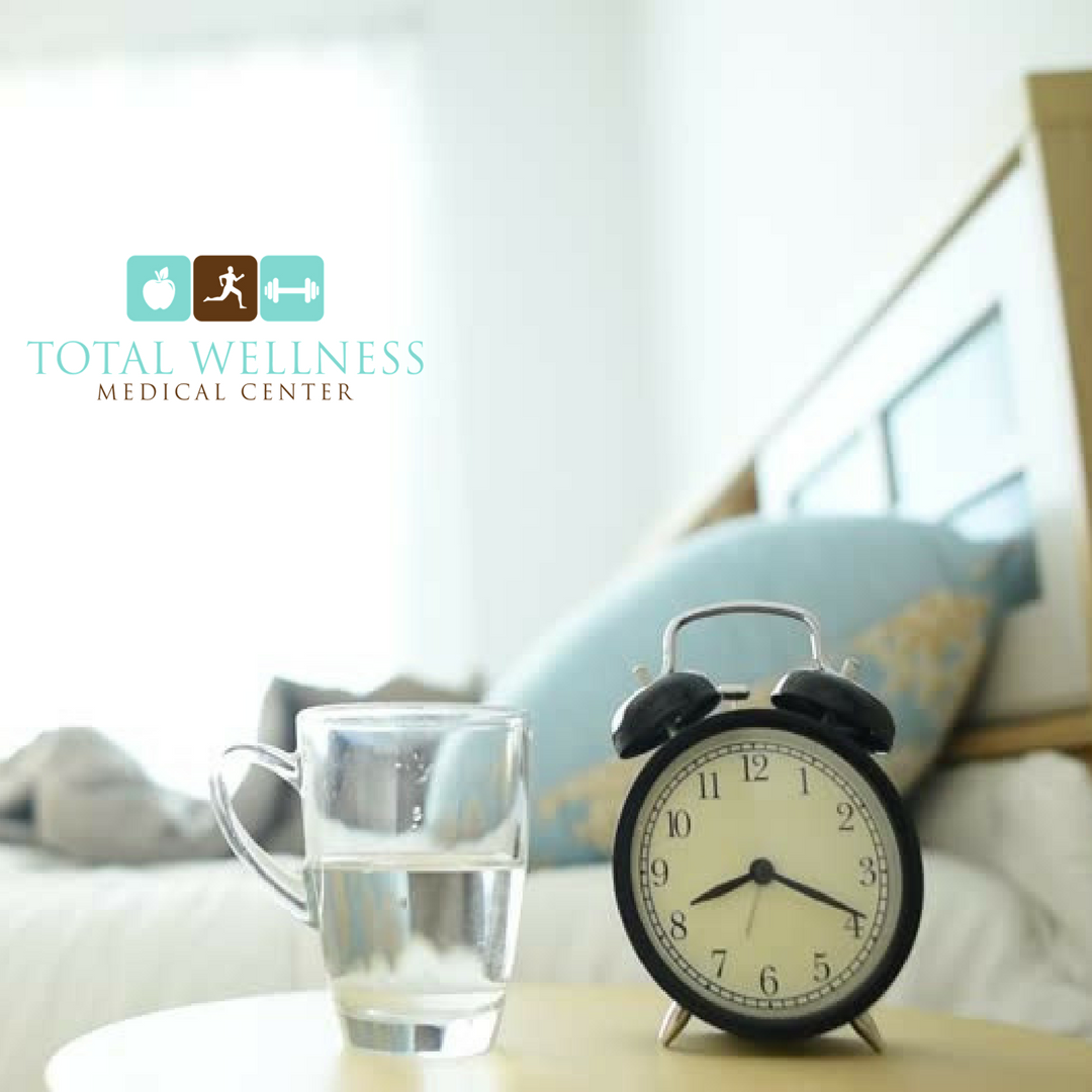 facethescale's tweet photo. Drinking water before bed will help you slim down while you rest, keep you hydrated, flush out toxins, and get added rest.
#WeightDoc https://t.co/QcxWJ07bKt