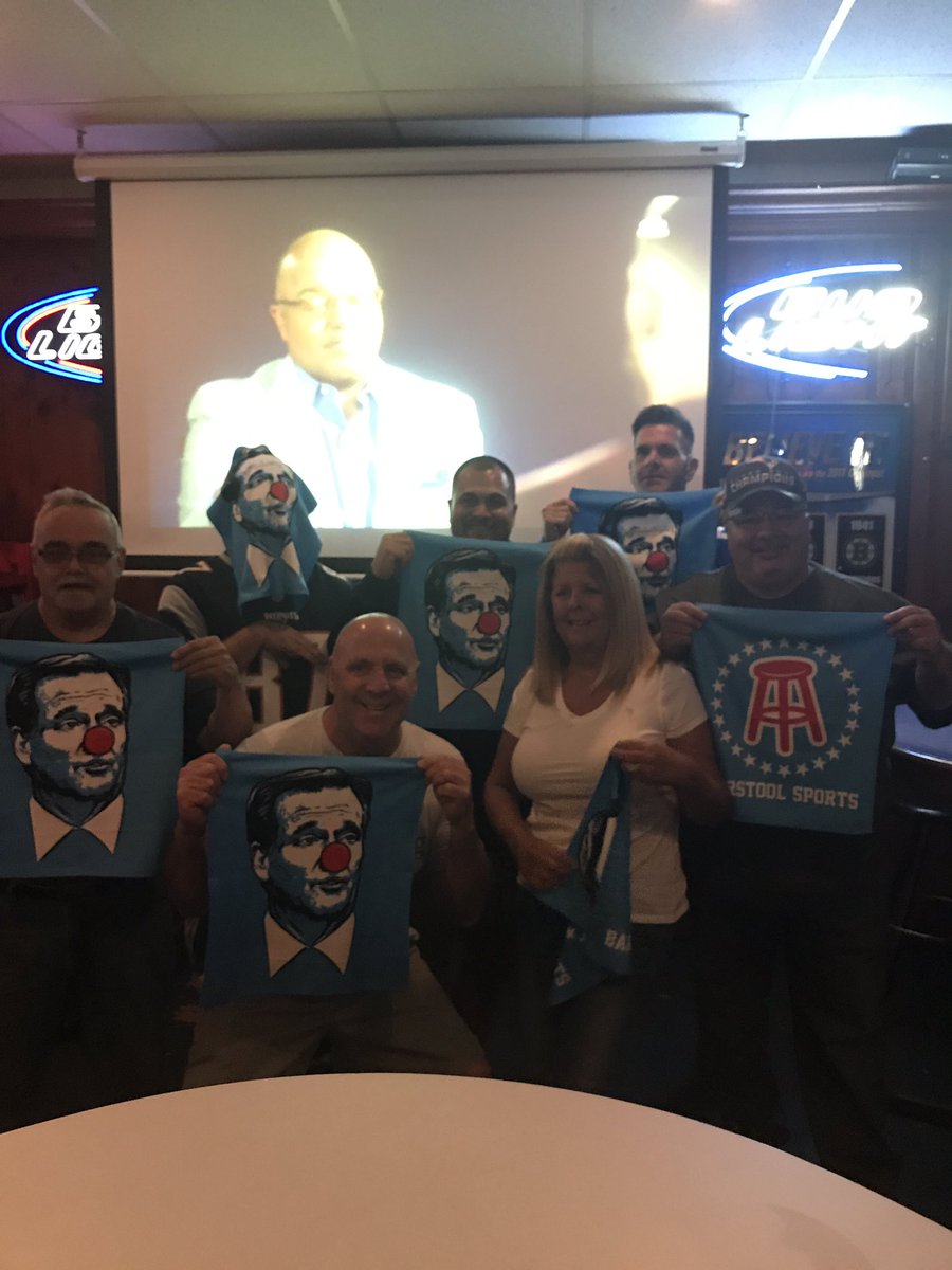 Pollock2024NP's tweet photo. @barstoolsports @bradley_cafe Raising banner for number 5, heading to number 6! #SuperBowlChamps #PatsNation #Patriots #GOAT#clownface https://t.co/peg7wIAmo6