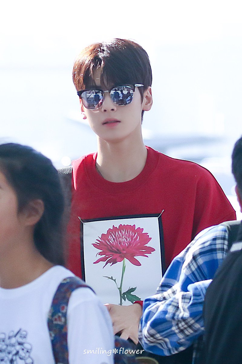 smilingflower97's tweet photo. 170901 인천공항 출국
 
#차은우 #CHAEUNWOO #ASTRO #아스트로 https://t.co/tR4Ar9LwNI