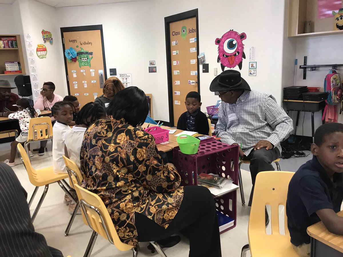Mrs. Brown (@ybrownteacher) on Twitter photo Students in the first grade enjoying their time with their grandparents! #grandparentbingo #cliftondalees Students in the first grade enjoying their time with their grandparents! #grandparentbingo #cliftondalees
