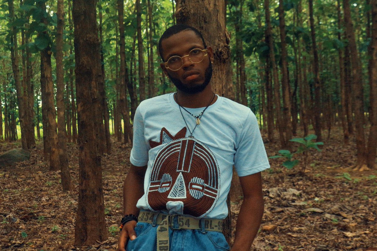 57Creator's tweet image. Hi my name is Femi, I make embroidery on clothings, very affordable, just a rt from you would go a mile, dm, email or whatsapp me to order.