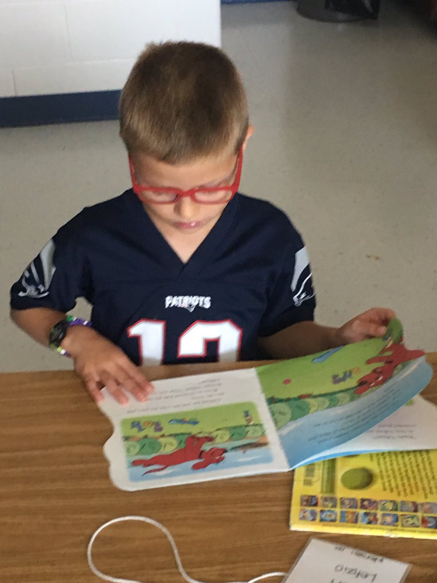 MrsLizWenzel's tweet photo. Wow! Quiet time is already a big hit! Look at all of the book lovers in first grade! 📚 🐛❤️ @StratfordLndgES https://t.co/CALwaGkqKy