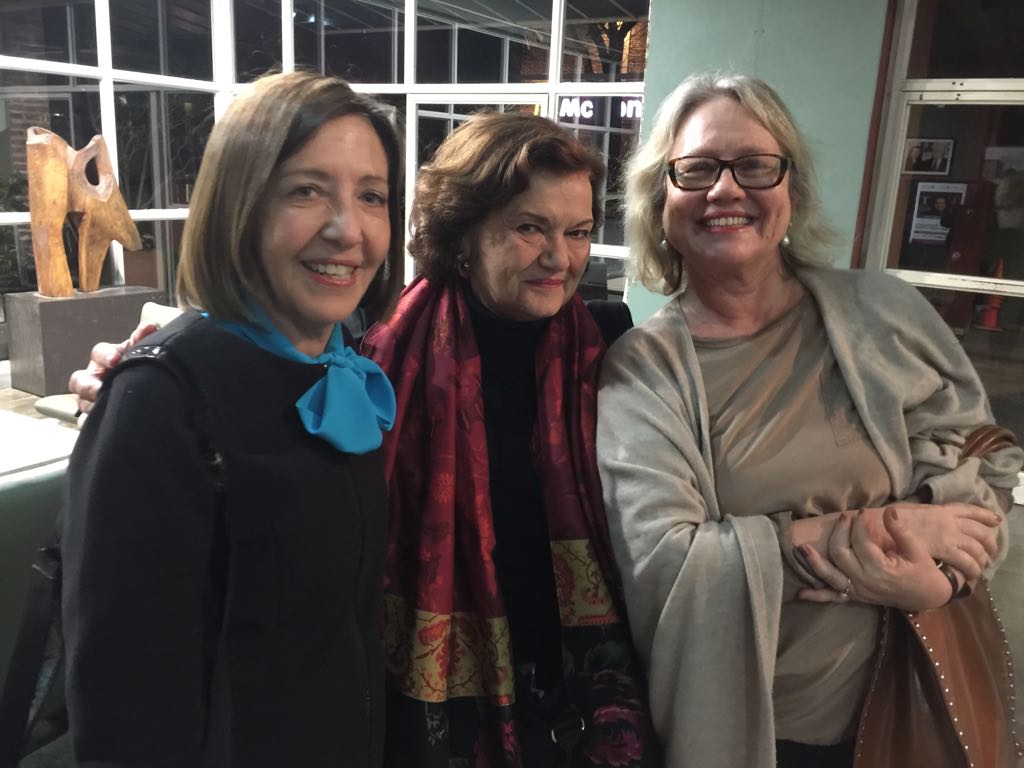 LauraOrsi1's tweet photo. Algunas Fotos post Dialogo d @E_Roudinesco e intercambio en #APdeBA, sobre "POR QUE VOLVER A #FREUD" ? @estelaallam @apasocial @IFArgentine https://t.co/6x1j5w0vYP