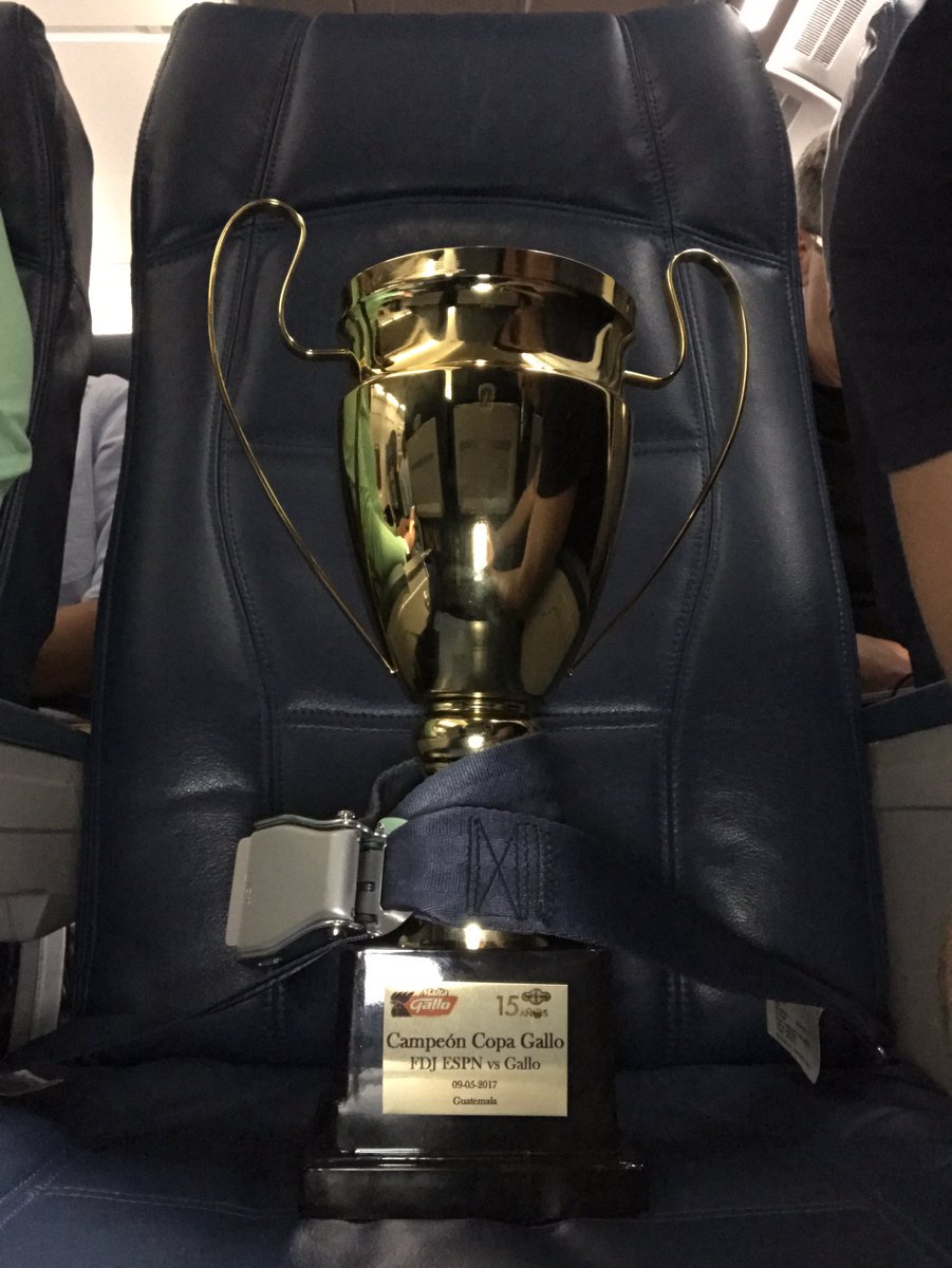 ESPN_FDJ's tweet photo. Cada vez más cerca de casa, la #CopaGallo, bien cuidada, ¡no se mancha! ¡Sumamos otro título a la vitrina de #FDJ15! #FDJGuatemala https://t.co/omZKISOEEE