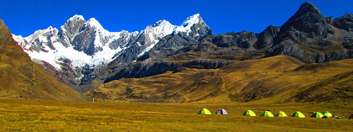 AndesR_'s tweet photo. (The camp in the lagoon of #Mitucocha.)
#huayhuash #queropalca #lauricocha #huanuco #peru #mincetur #turismo #fotos https://t.co/WLh8R5xUBK