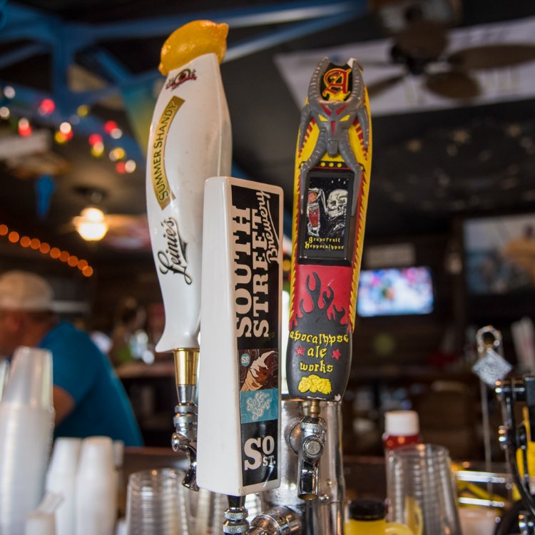 WallersSML's tweet photo. It's National Beer Lover’s Day! Cheers to our favorite brews and those who love them. 🍻 https://t.co/qECZJ1pQrY