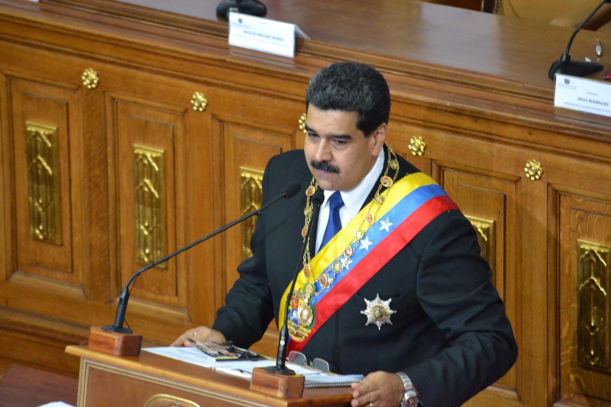 VillegasPoljak's tweet photo. "Que se acabe la guachafita de bancos con pensiones. Ya basta de burla. Empezando por la banca pública": @NicolasMaduro #PorLaPazEconomica https://t.co/3CWxyOeeZE