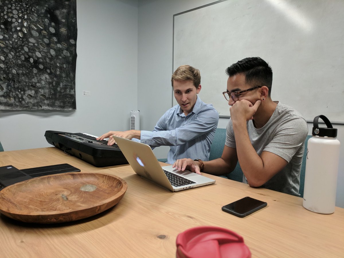 Rehearsal time! These go-getters got here early to work on their arrangements.  #dedicated #workshop #acappella #sidenotesf 🎹🎶🎤🎵