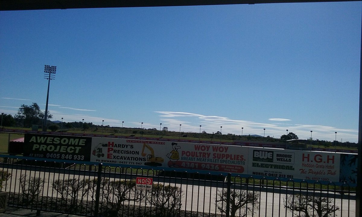 Racing today at Ladbrokes Gardens  😁

Ladbrokes Medal over 400m - winner collects $5,500!!! 🤑🤑🤑

12-race program kicks off at 12.15pm 👍🏻