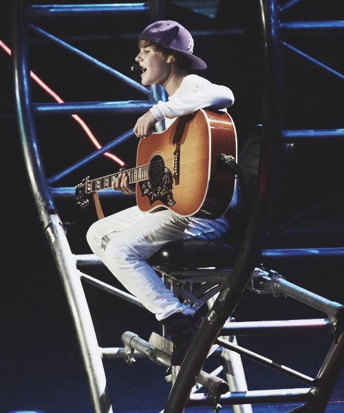 portalbieberfc's tweet photo. Down to earth
OLLG
Abençoada foram as beliebers que viveram a era my world
Tipo eu 
#askbelieber https://t.co/vBBepBPv4S