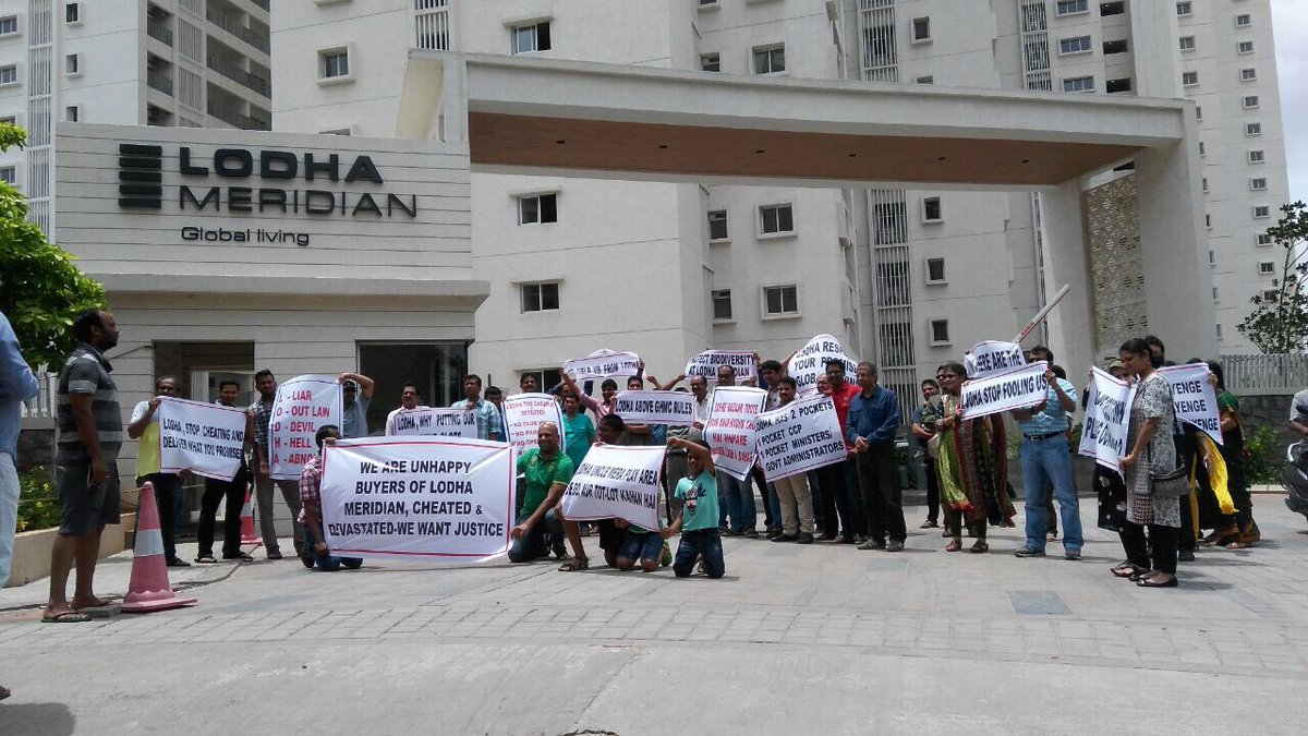 rajeshbahuguna's tweet photo. Paid +1 Cr for flat but #noparking #noclubhouse #nolifts #noopenspace #cheatbuilder @LODHA @CommissionrGHMC @KTRTRS #Lodhavictims https://t.co/OCufBkNi5n