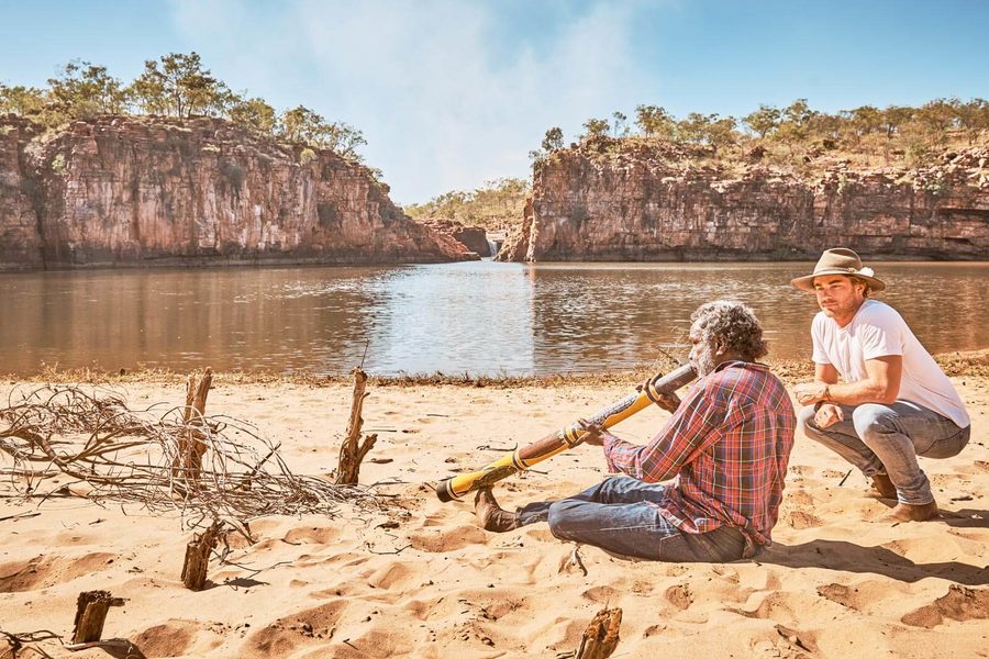 qftravelinsider's tweet photo. @hayden_quinn @churchill_dan @LindyKlim @amanda_bisk @garypeppergirl @HarperandHarley share their fave Aussie spots: https://t.co/YBl79gxkLj https://t.co/zDgZBj1fLO