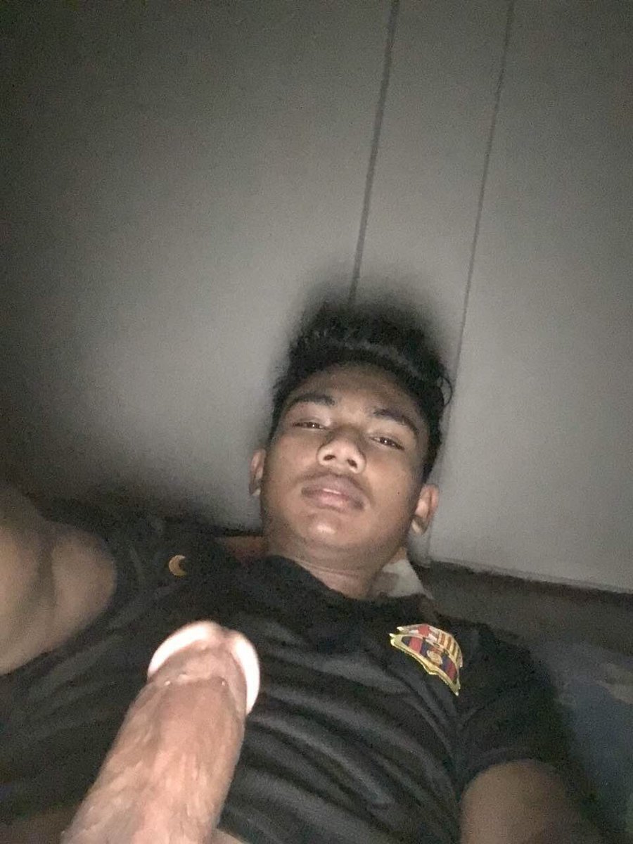 gayhunter_'s tweet photo. Why so good looking dik 🔥 https://t.co/QHx5JN525h