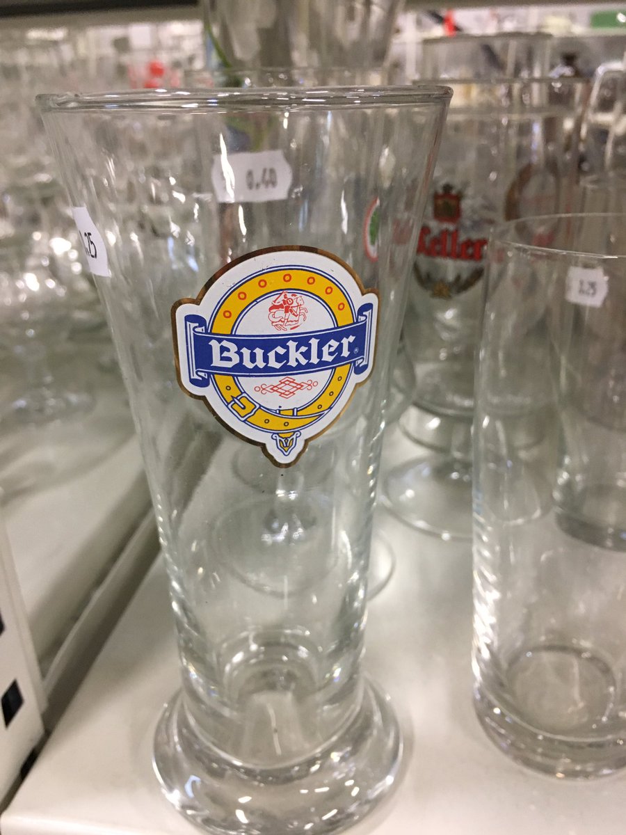 DanielSeesink's tweet photo. @youpvanthek Stille getuige van een roemloos verleden (voor het biermerk welteverstaan) #kringloopwinkel https://t.co/ynG4AcNVb5