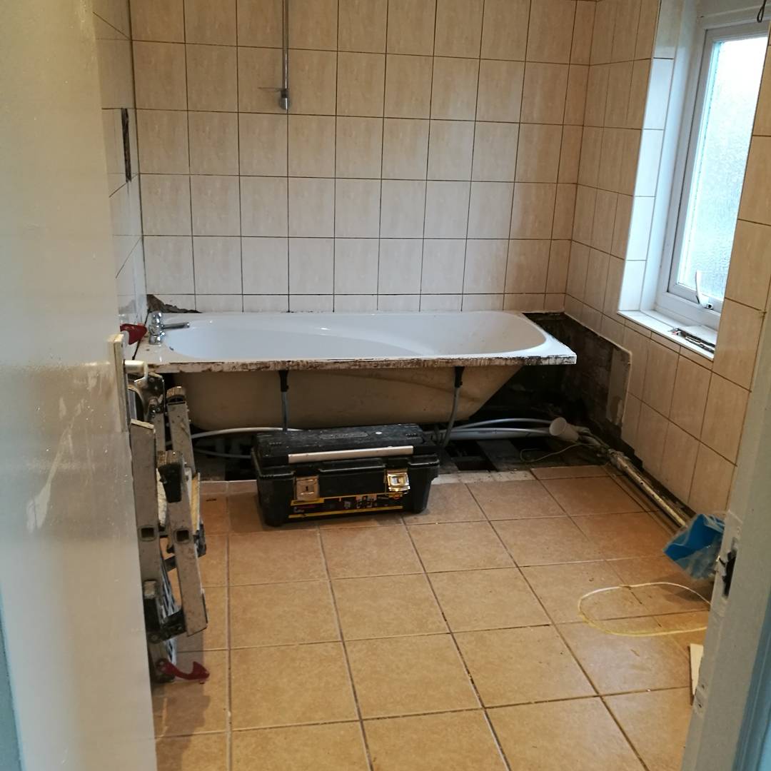 ACTiling's tweet image. Bit of a transformation using @ThePorcelThin #tiles and @mustanglevel_UK #levelling system 1200 x 600 x 4.8mm  #quality #tiling #Manchester