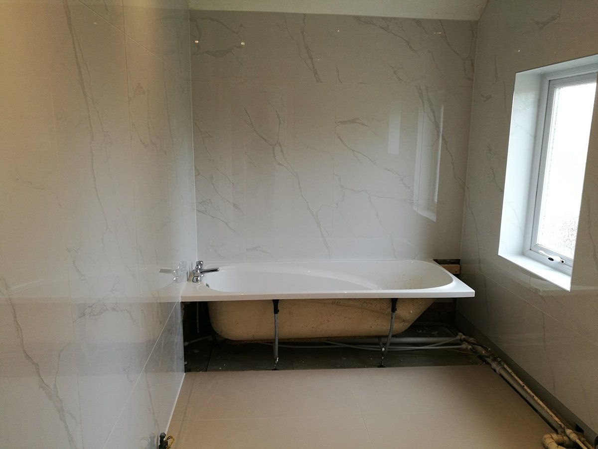 ACTiling's tweet image. Bit of a transformation using @ThePorcelThin #tiles and @mustanglevel_UK #levelling system 1200 x 600 x 4.8mm  #quality #tiling #Manchester