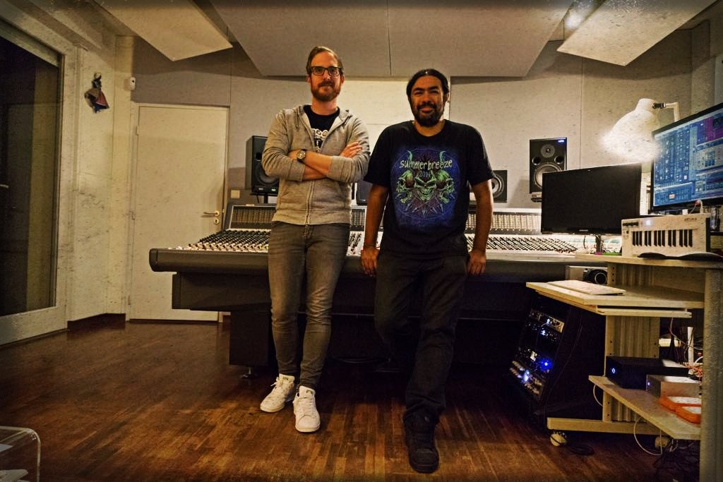 It looks like the new <a href="/Melted/">zZZ</a> Space album is mixed!!!!!
It sounds AMAZING!!!!!!
Stay tuned, more infos and announcements very soon!