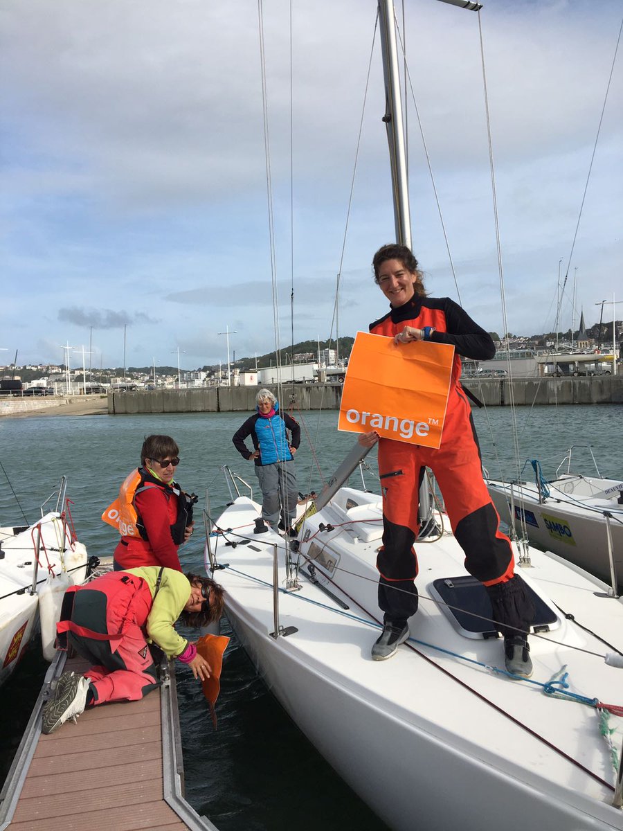 de_pous's tweet photo. Fière de representer Orange et HR Spirit au championnat de france Voile Entreprise dans l'equipage feminin.@orangefeminin @HRspirit_Orange https://t.co/v6HoQQhFui