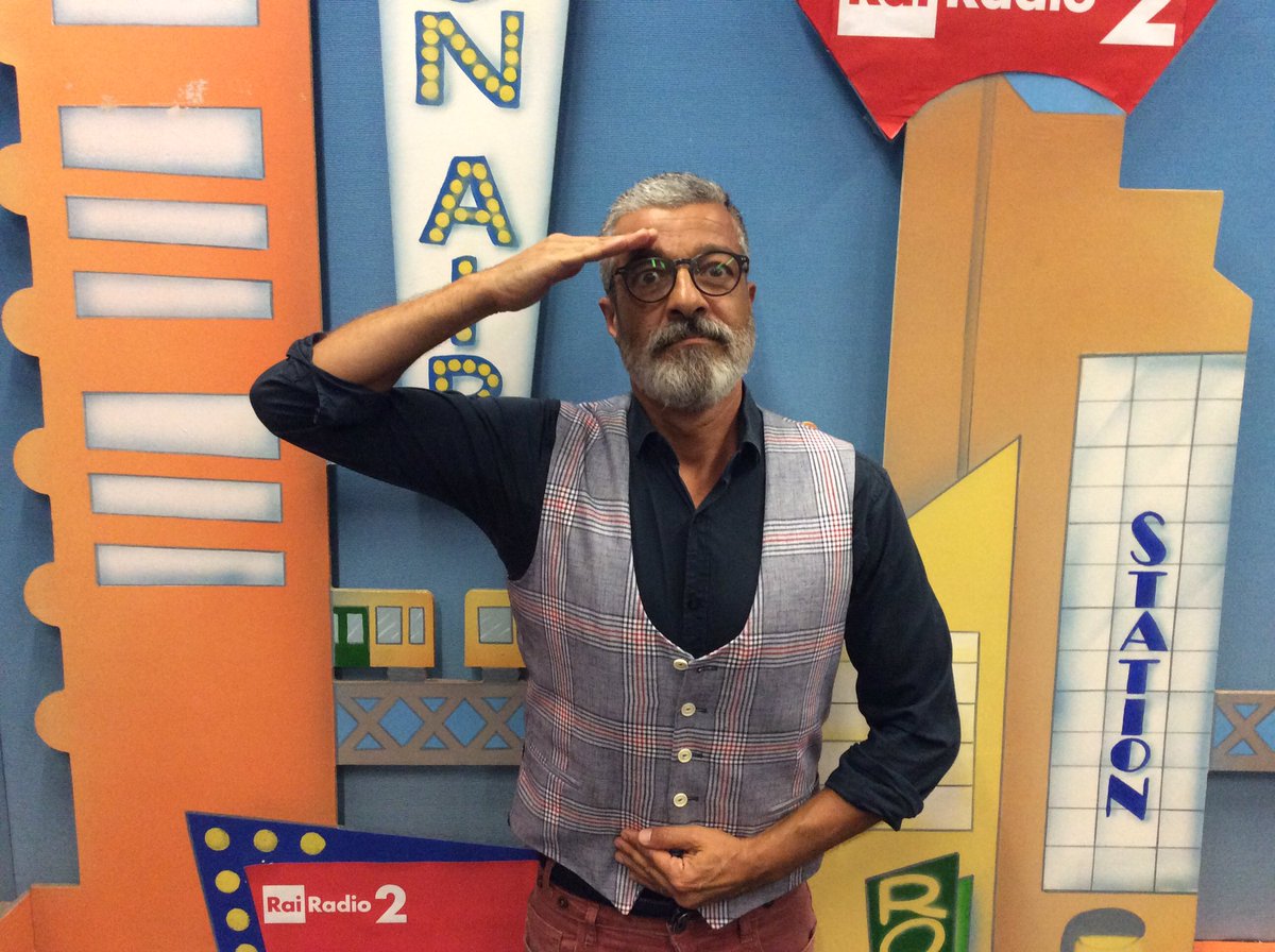RaiRadio2's tweet photo. Cosa rende un capo un vero #leader? Ce lo racconta @GianlucaTeppati a #Prestocheetardi @RaiRadio2 https://t.co/RN3kEkGpze