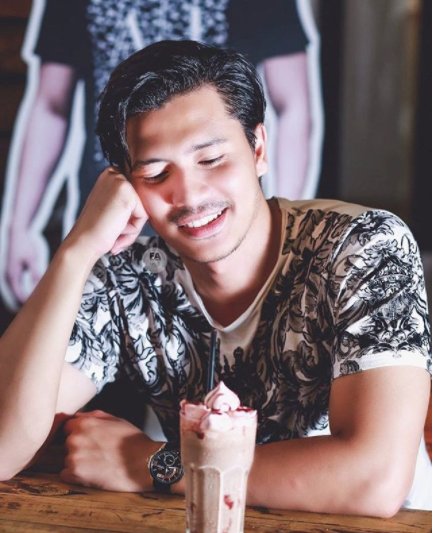 ERAdotje's tweet photo. Okay awak sabar jap . Kejap lagi saya sampai okay 😘 📷 : @fattahaminz #InstaSel;eb https://t.co/5Cd1RCoyY4