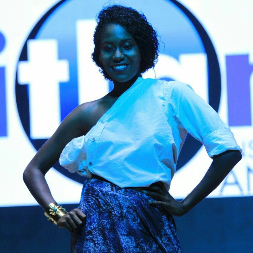 NinaaGonzaalez's tweet photo. Photo: Edwin Delgado
Agency: @PERFILCLASS
Pasarela: @PetronioCO
#perfilclass #quilombo #petronio
#calico #agency #modelos #blancoyazul https://t.co/zvazFmvUc4