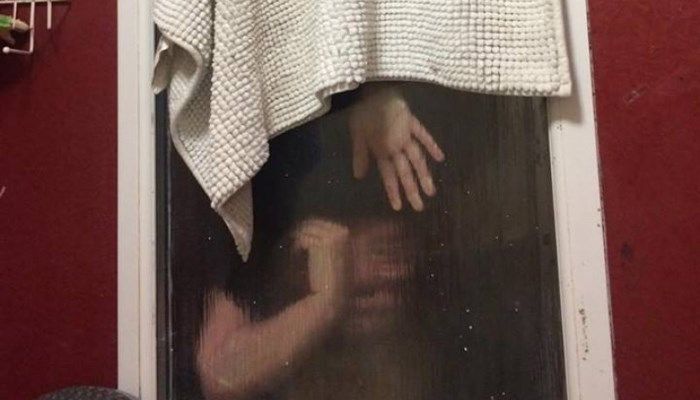 12OnYourSide's tweet photo. Ummmm... what?! First date goes terribly wrong when woman throws poo out apartment window - https://t.co/1qDTmbyMs1 https://t.co/h9eeHWfwDL