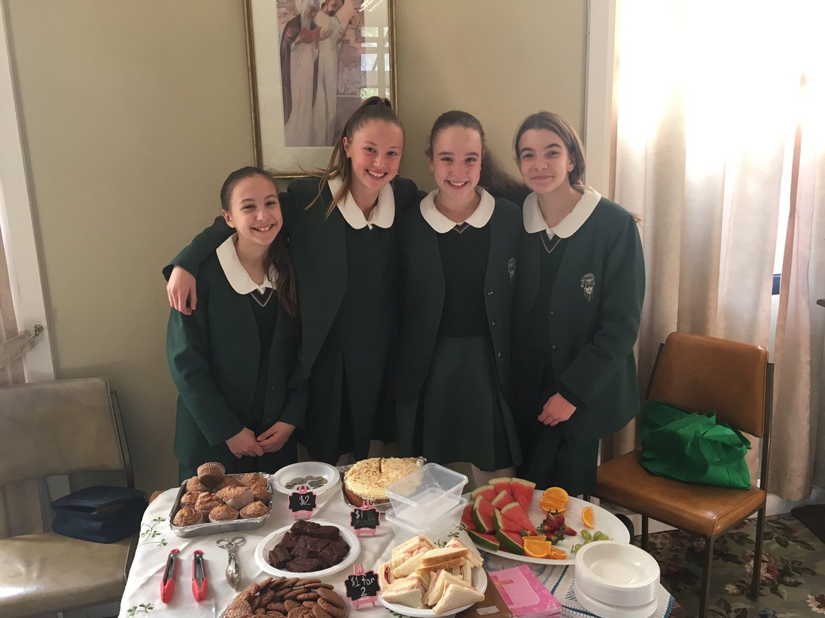 Yr 7 Working with the Dominican Sisters as part of their Service Learning Project <a href="/SSCommunicate/">Santa Sabina College</a>