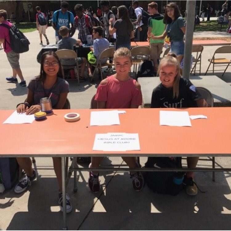 asb_moore's tweet photo. Club Rush! @MonarchsMoore #time2join https://t.co/HtGaMIPelz