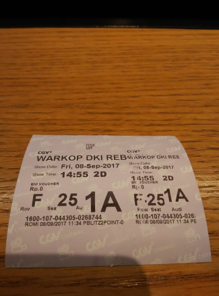 selliyamanto's tweet photo. Tiket nonton bareng @FILM_Indonesia #jangkrikboss2 di cirebon, full house!!! @VinoGBastian__ @FalconPictures_ https://t.co/RCGbUMPCIw