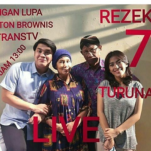 Jangan lupa siang ini jam 13.00 ada abang ganteng <a href="/bangbily/">Billy Syahputra</a> dan keluarga sinetron rejeki 7 turunan.di brownis trans tv.Live