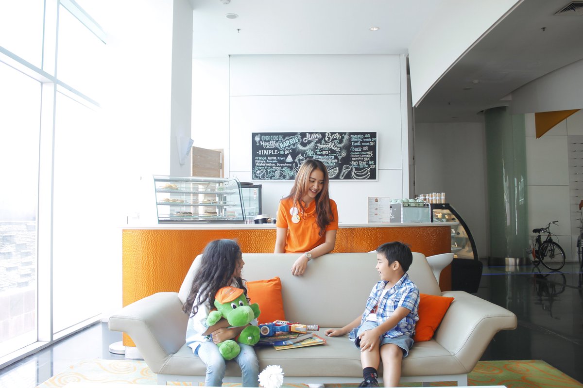 Now you can smile because it's Friday.
Happy Friday Orangefans!