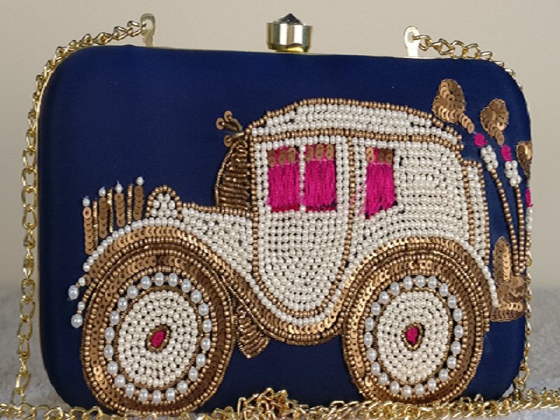 trinjhanncsk4's tweet image. check out this beautiful handcrafted box clutches in a #multicollection #trinjhann #FashionFest #collection #shopnow #onlineshopping #buynow