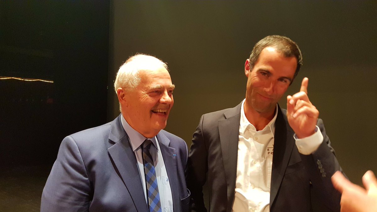 ClaudeRENOULT's tweet photo. Soirée trés réussie organisée par la #Snbsm autour de la belle personnalité d'Armel Le Cléac'h https://t.co/SVV2U2KoXc