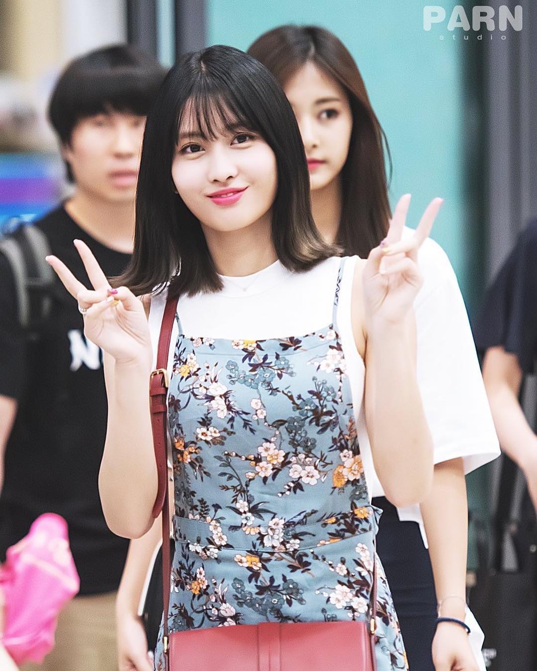 Twitter 上的 Velle ベル 編集部 今をトキメク ガールズグループ Twice 今回は モモちゃんの私服をご紹介します スポーティーなコーデもガーリー系のコーデも着こなしちゃうモモちゃん 可愛すぎます Twice モモ 韓国好きな人と繋がりたい Twiceで妄想