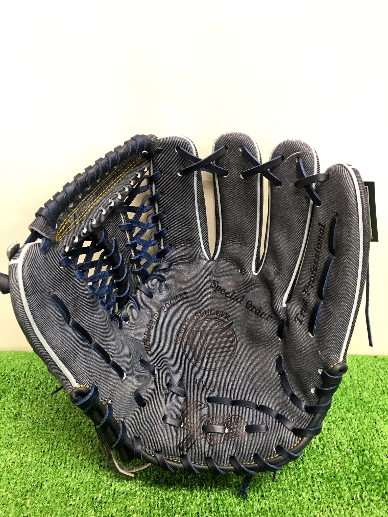 【鳥谷敬モデル】久保田スラッガー　デニム柄　グローブ　2017 オールスター 鳥谷敬モデル】久保田スラッガー デニム柄 グローブ 2017