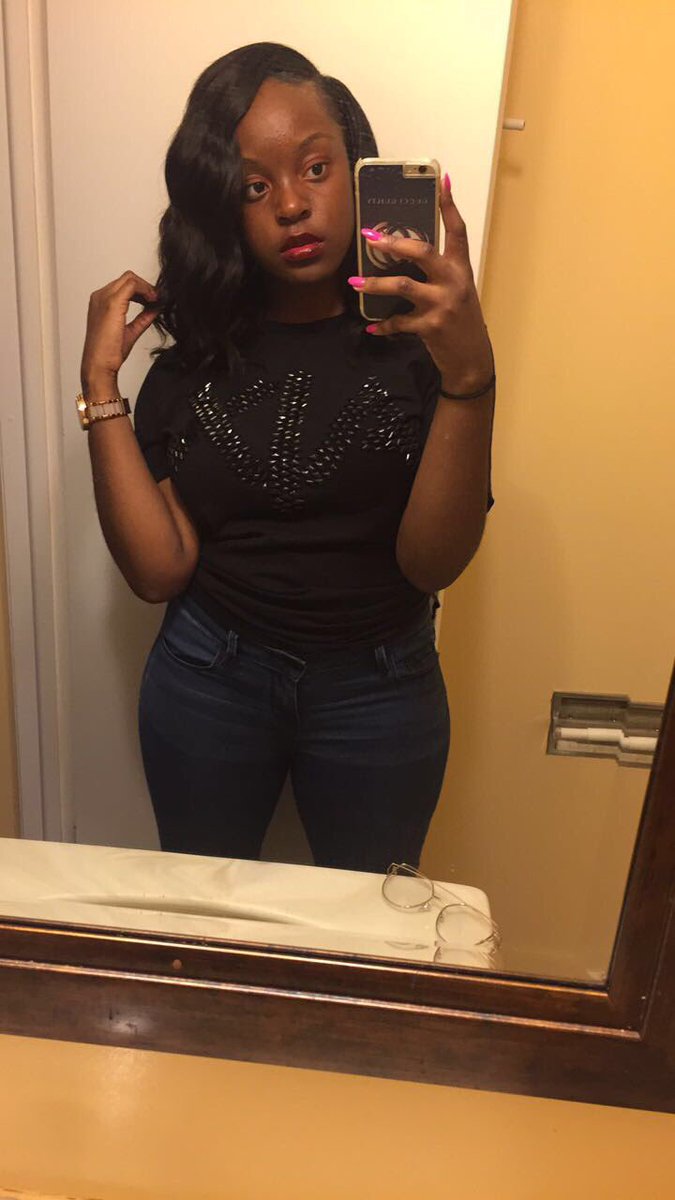 Effortlessly 🖤