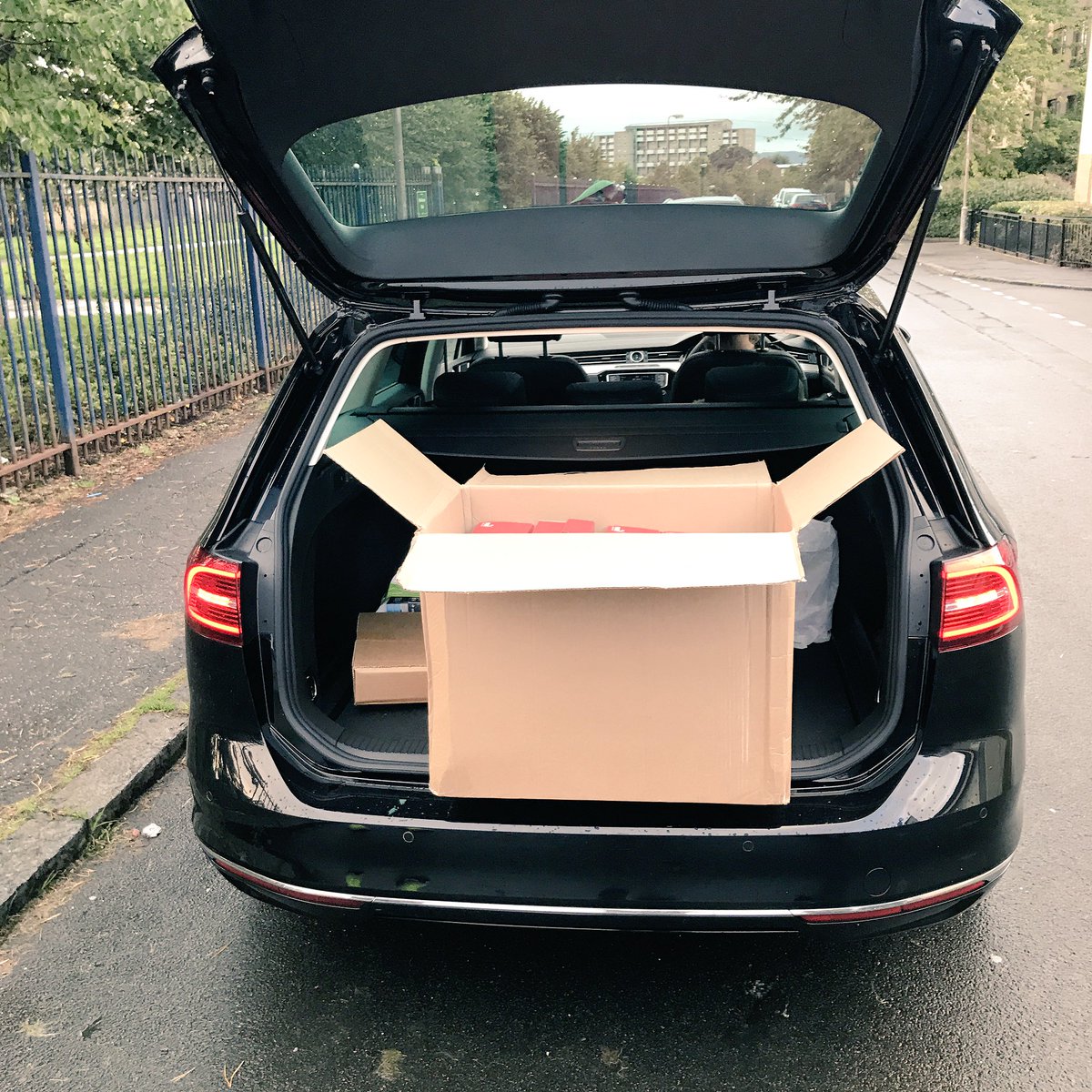 EdiHelpingHands's tweet image. ..remarkable last night as people appeared at the Muirhouse Site with boxes...boxes of ⚽️ boots to donate to the #Kids👏🏻Thank You #Edinburgh