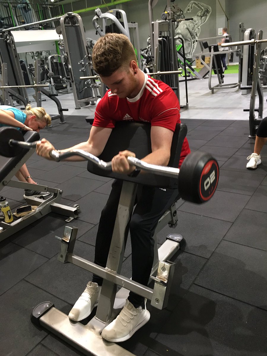 ZacHewittPT's tweet photo. Hard work being put in with one of my clients today #sesh #gym https://t.co/XeathqD4tI