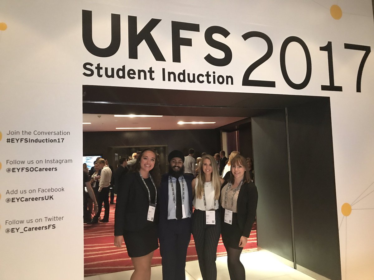 EY_Rebecca's tweet photo. 4 years after meeting on the #eyscholarship we're now starting our careers together #EYFSInduction17 @EY_CareersFS https://t.co/LP2DOm1mEt