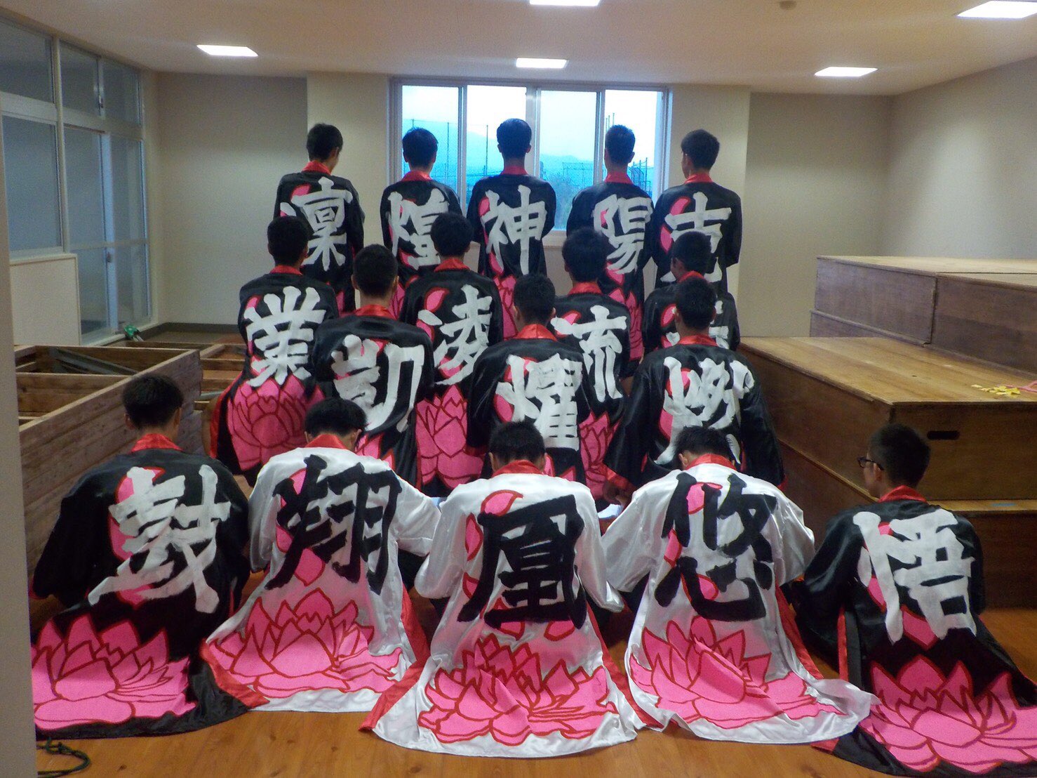 Anthony いよいよ明日が体育祭本番 今まで練習してきたこと 言ってきたことfブロックのみんななら絶対できるのわかっとるけん全てを出し切って優勝するぞ 圧倒的に これを忘れんでね Fの演舞もチアも最高 衣装もシンボルもばりかっこいい 高校 Anthony いよいよ明日が体育祭本番 今まで練習してきたこと 言ってきたことfブロックのみんななら絶対できるのわかっとるけん全てを出し切って優勝するぞ 圧倒的に これを忘れんでね Fの演舞もチアも最高 衣装もシンボルもばりかっこいい 高校