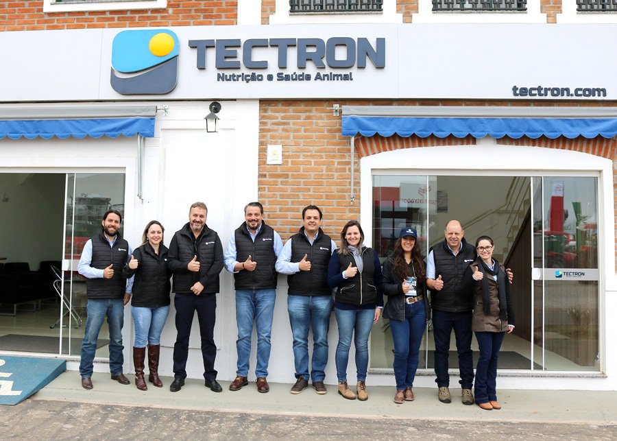 feedfood's tweet photo. Tectron apresenta tecnologias para produtividade de gado de leite https://t.co/qeRE38IrBW #feedfood #Tectron #leite #Agroleite https://t.co/RATiYKx7U0