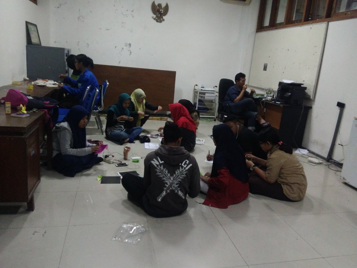 H-6 kreasso.😐
Persiapan event kreasso.🤔
See you😘☺😚