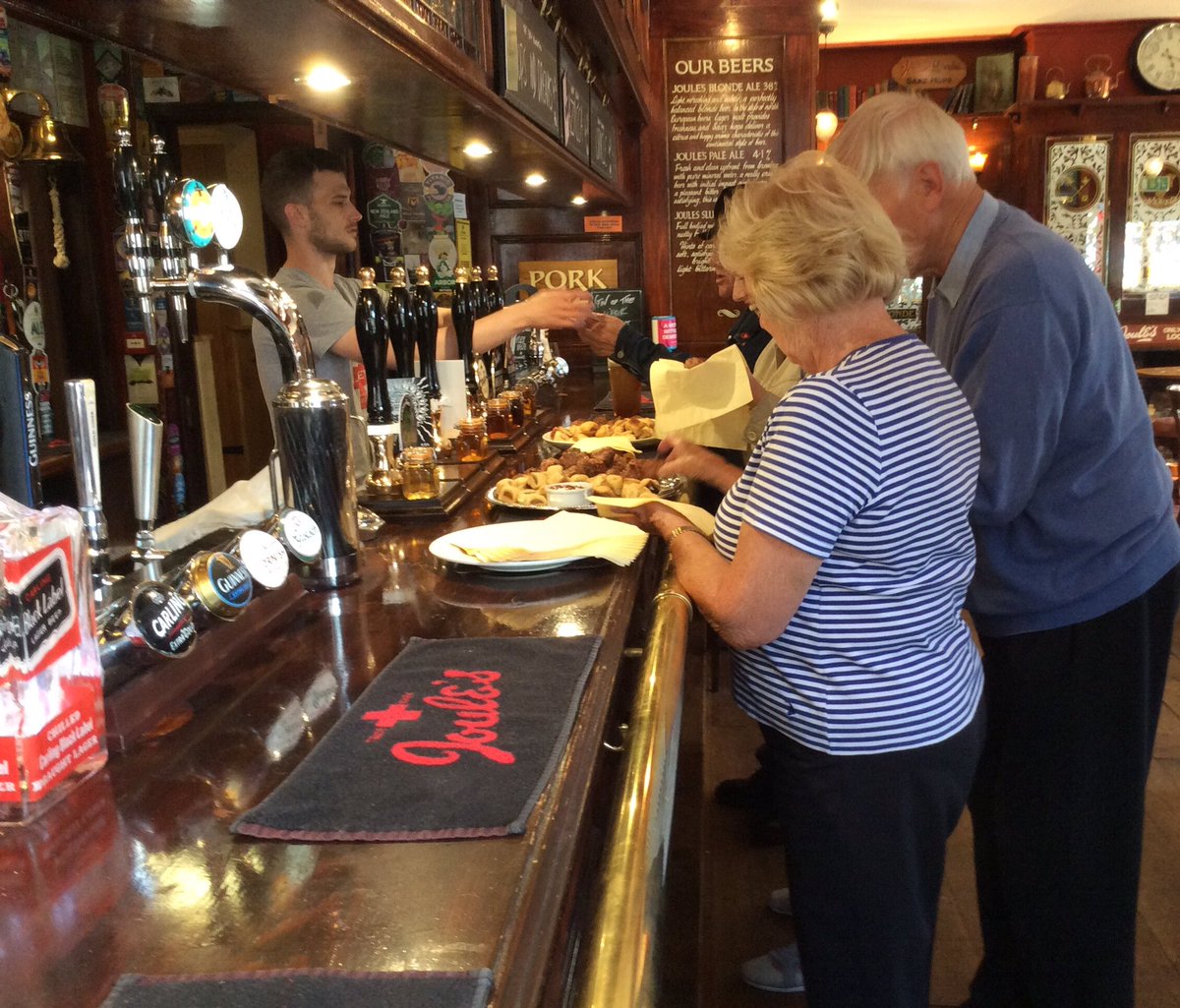 joulescrosskeys's tweet photo. It's Friday- complimentary bar snacks 5pm #chestertweets @RealAleChester @ChesterBeerBlog @CAMRACaSC @SkintChester @editorcamra #porkballs https://t.co/tMXI6SC4L9