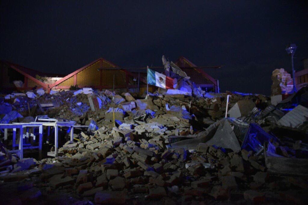 YairSgh's tweet photo. This eartquake will be very dificult for us, but we are so fucking strong, we're soldiers of this nation.
#PrayForMexico #FuerzaMexico https://t.co/5YPvII1CIq