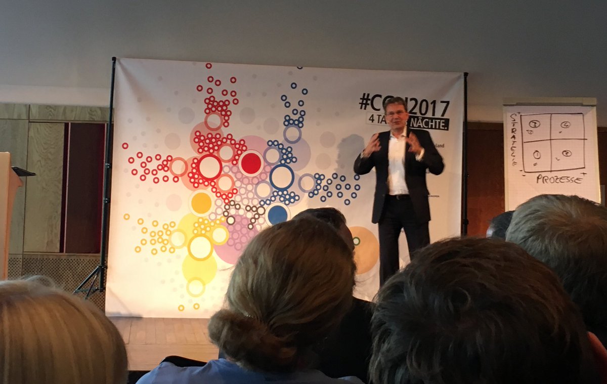 BirgitCarnatz's tweet photo. "Die meisten Unternehmen in Deutschland haben exzellente Prozesse, aber wenig Strategie" sagt Prof. Dr. #GuidoQuelle bei #CGN17 https://t.co/M06qROtORy