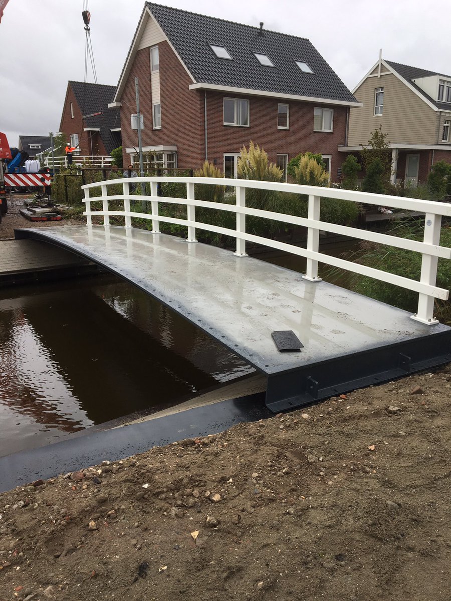 O_langen's tweet photo. De definitieve verbinding tussen fase 1&amp;2 #Twiske #Oostzaan vandaag geplaatst @GiesbersRdam https://t.co/2SBUAgiCos