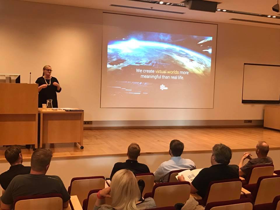 Erla from CCP talking at the Icelandic Tableau User Group #TABUG #tableau